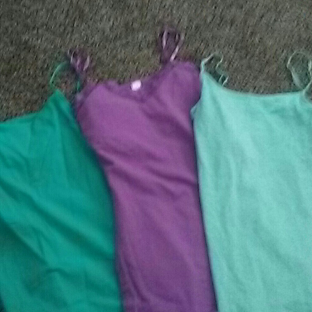 Bundle of 3 tanks